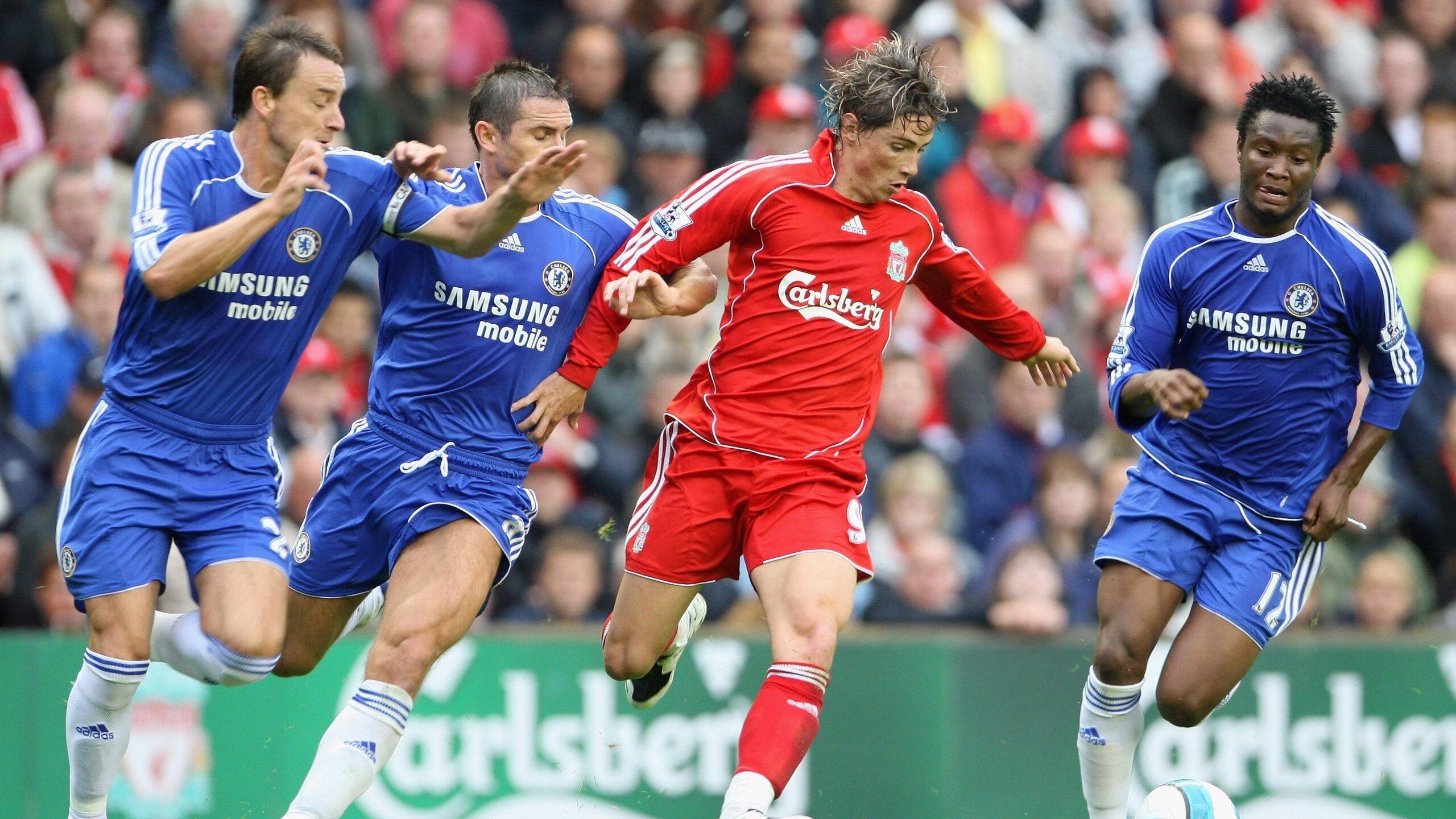 “极限越野：泥泞、冰雪、沙尘的终极挑战”，泥泞和冰雪侧滑